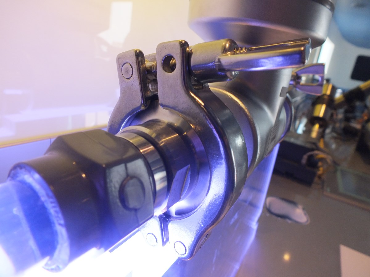 You are currently viewing Zawory do&nbsp;pary Burkert: jak radzą sobie z&nbsp;ekstremalnymi warunkami pracy?